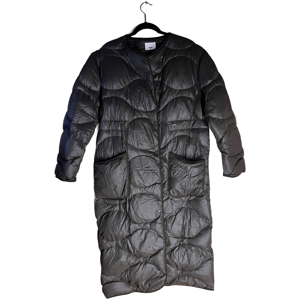 THE FRANKIE SHOP
Collarless Dark Green Quilted Nylon Coat
